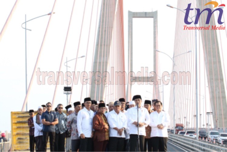 Jokowi Resmikan Jembatan Non Tol Suramadu